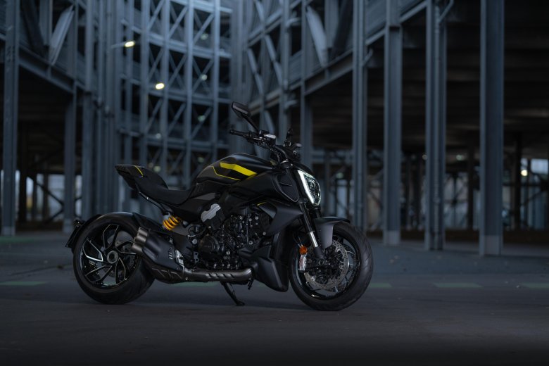 Ducati diavel 1260 black