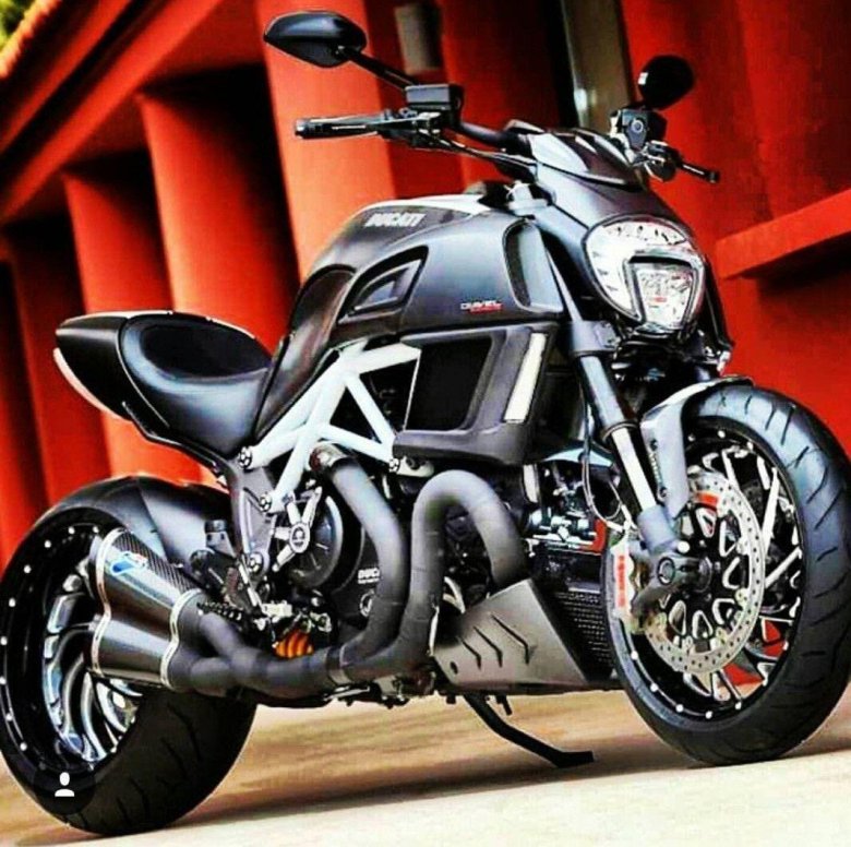 Мотоцикл дукати дьявол