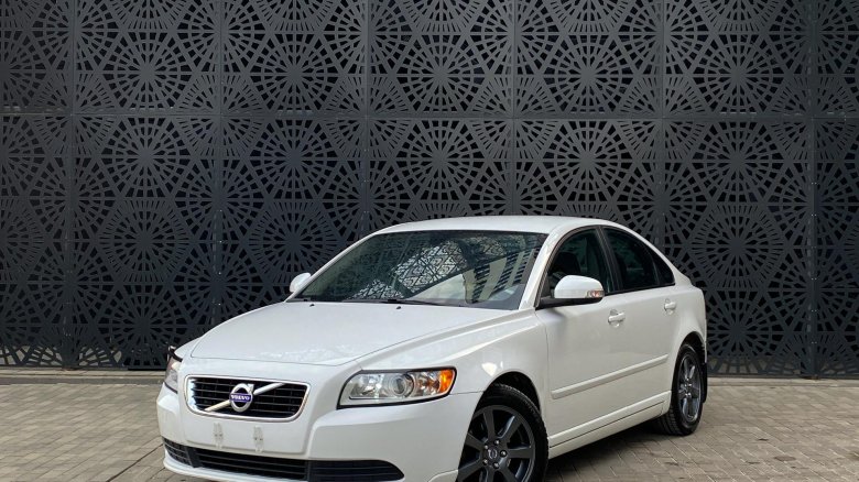 Volvo s40 белая