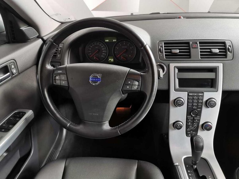Volvo s40 2 рестайлинг