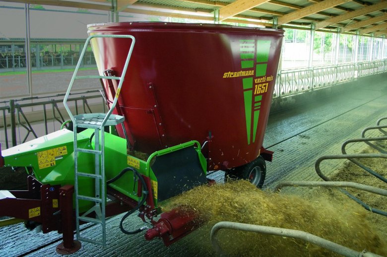 Миксер кормораздатчик Verti Mix TDS Strautmann 900,