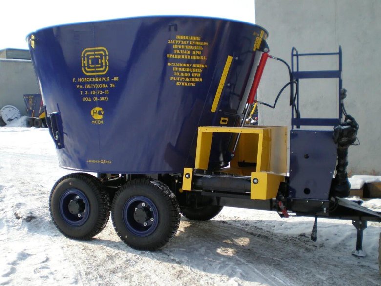 Кис-8 кормораздатчик-измельчитель-смеситель