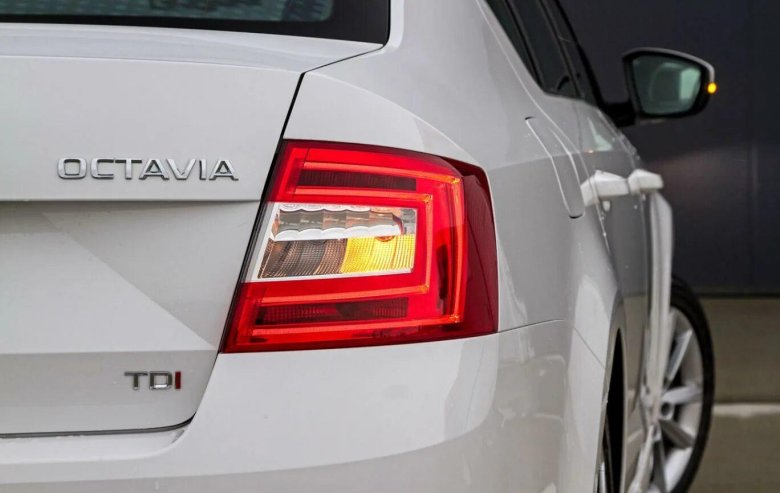 Фонарь Шкода Октавия а7