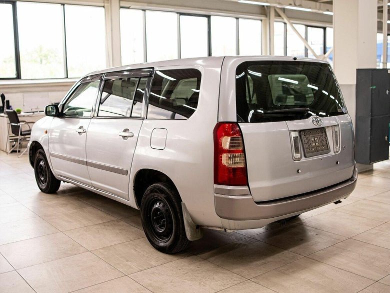 Тойота суксид 2002