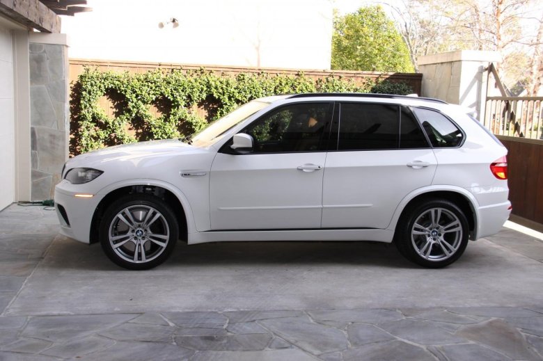 БМВ Икс 5 белая