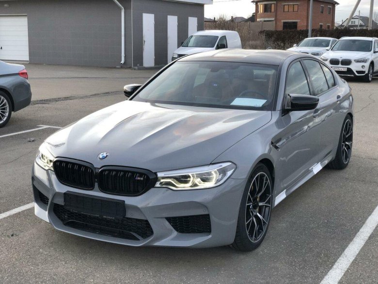 BMW m5 f90 серая