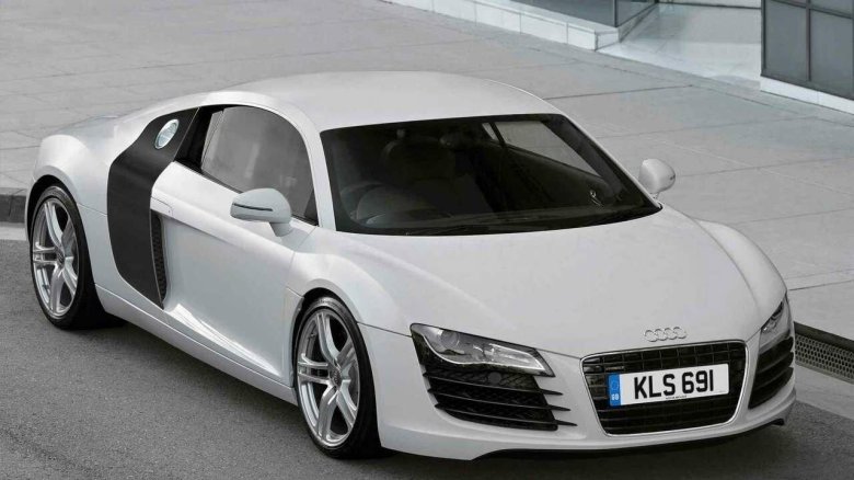 Машина Ауди r8