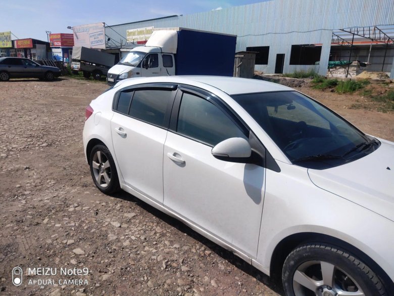 Ветровики Шевроле Круз хэтчбек