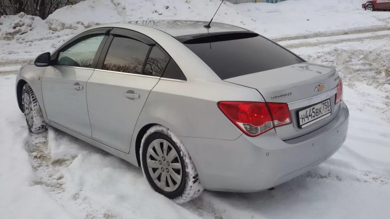 Дефлекторы на Шевроле Круз седан