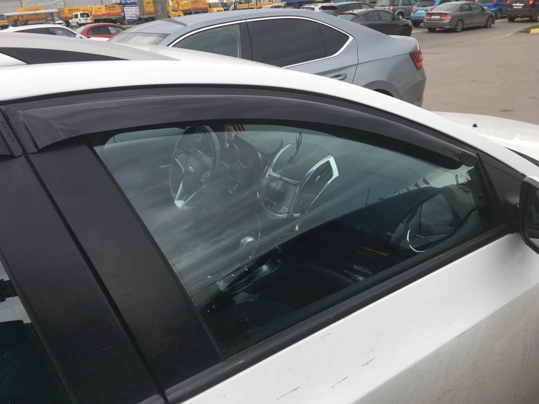 Дефлекторы окон Chevrolet Cruze седан