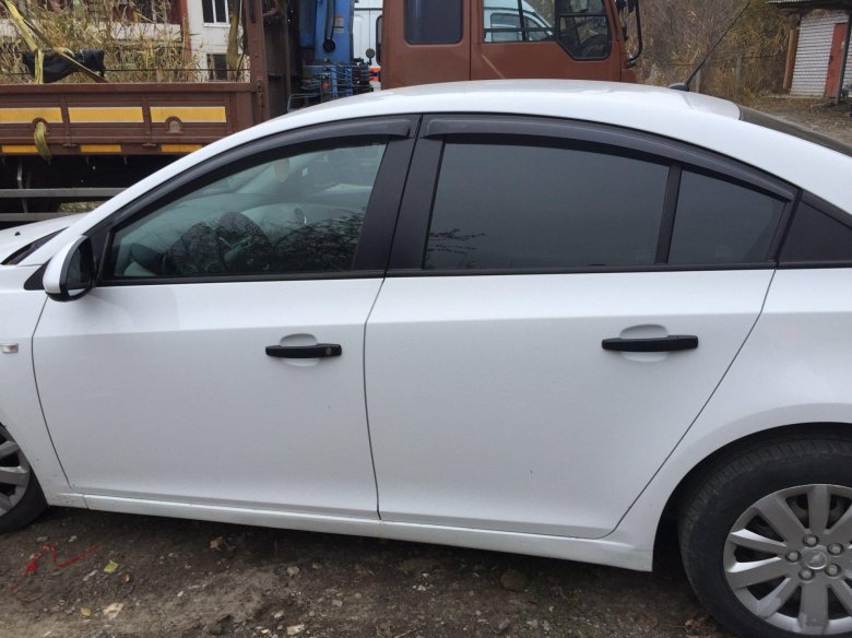 Ветровики Шевроле Круз седан