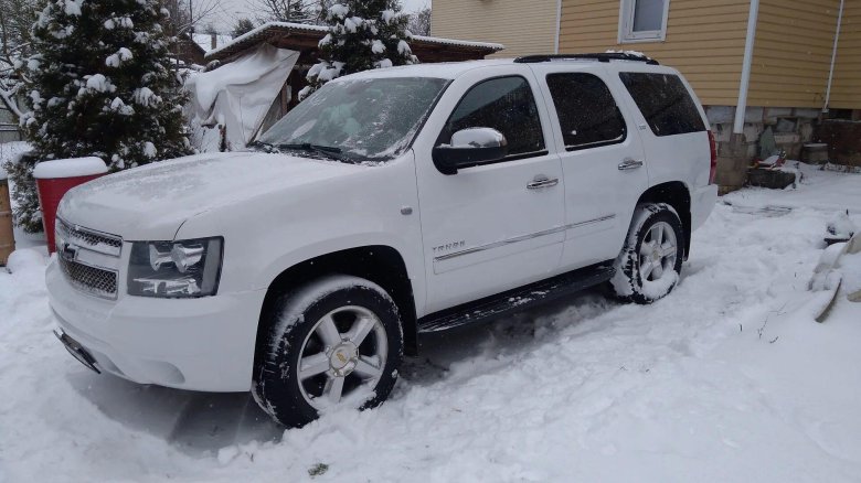 Белый Тахо 900