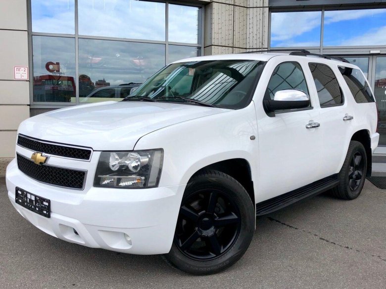 Шевроле Тахо белый