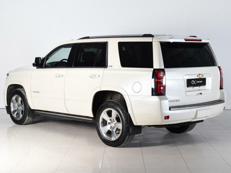 Chevrolet Tahoe 2015 белый