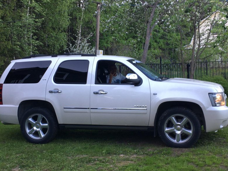 Chevrolet Tahoe белый