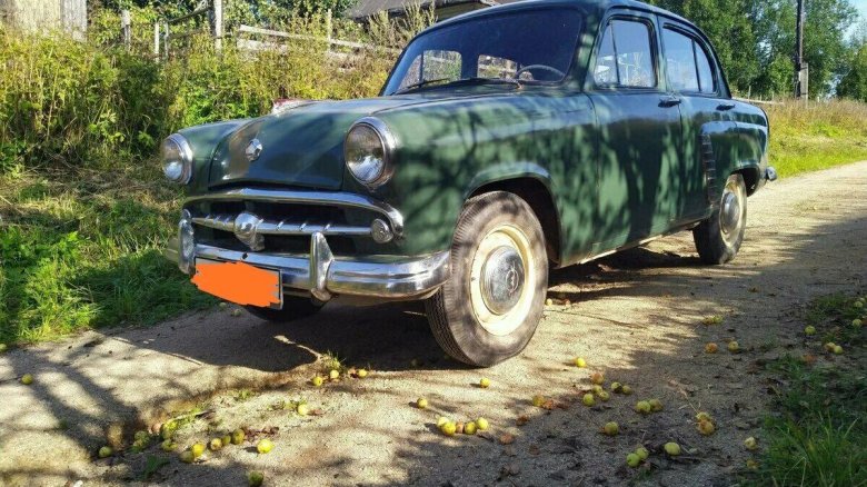 Зеленый Москвич 402