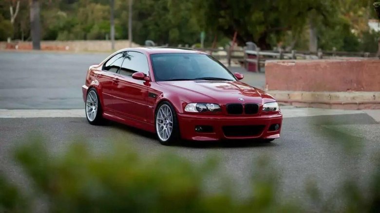 BMW e46 красная