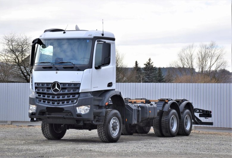 Mercedes benz arocs