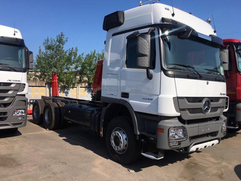 Мерседес 3346