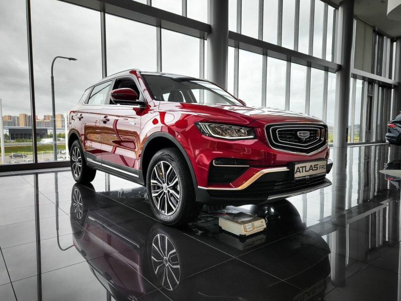 Новый Geely Atlas 2023