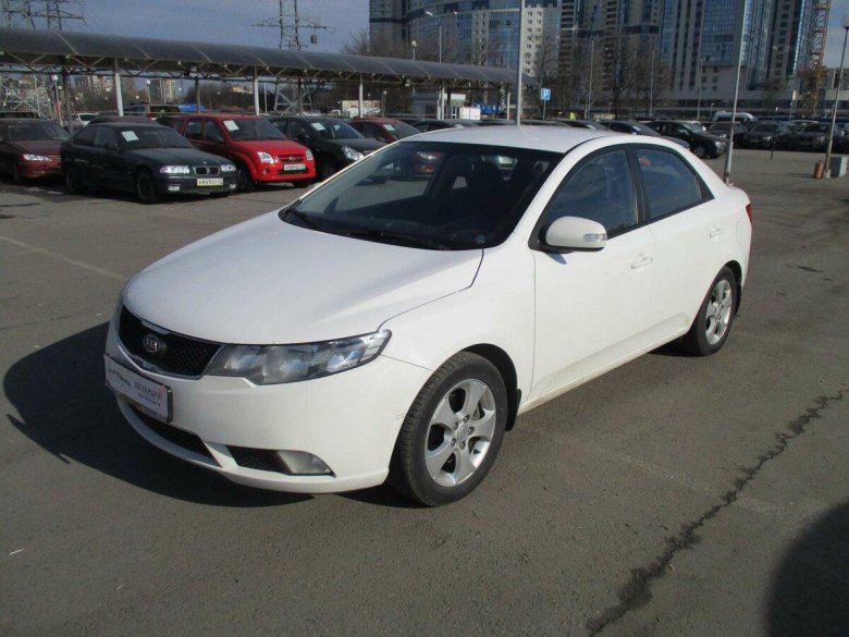 Kia Cerato 2 белая