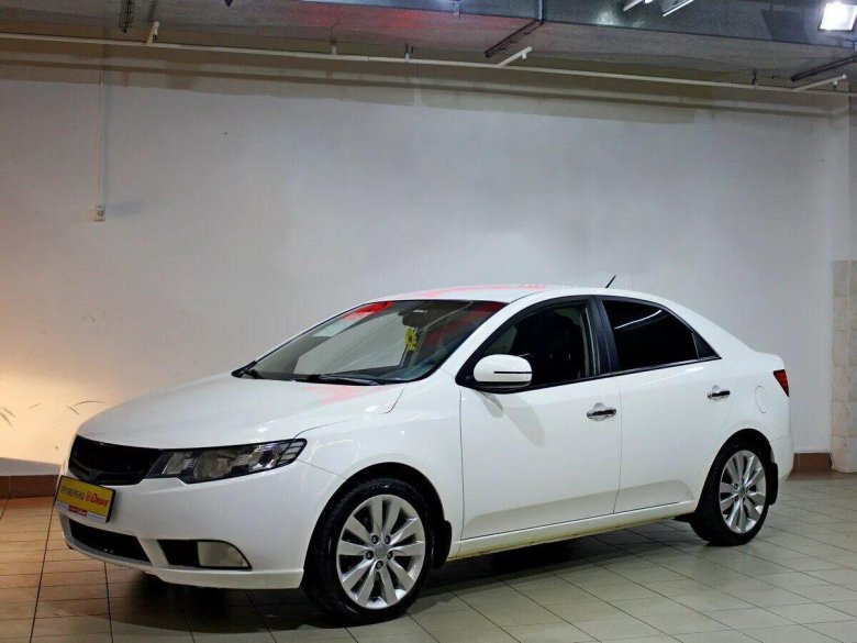 Kia Cerato 2 белая