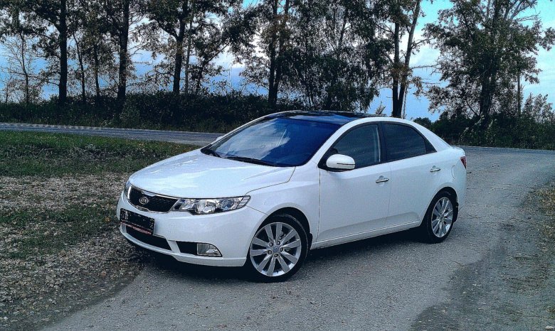Kia Cerato 2 белая