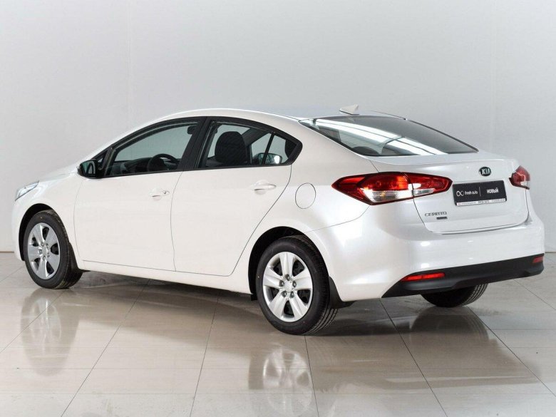 Kia Cerato 2022 белая