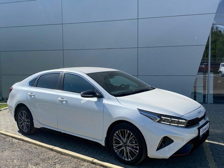 Kia Cerato 2022 белая