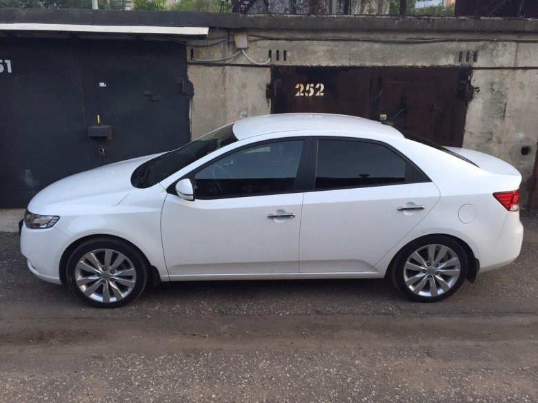 Kia Cerato 2012 белая