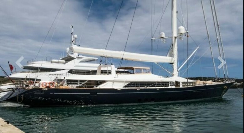 Суперъяхта bayesian