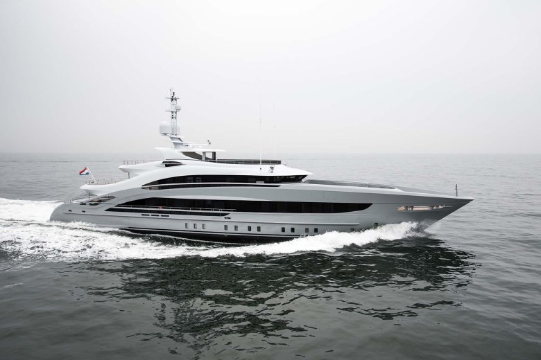 Яхта Heesen Triton