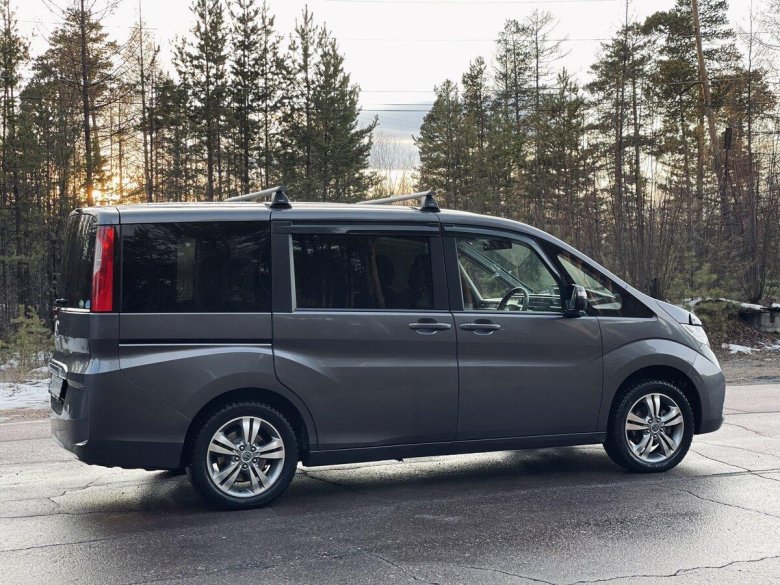 Honda Stepwgn spada 2015