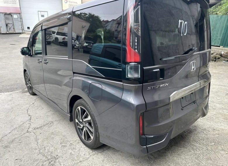 Honda stepwgn spada cool spirit