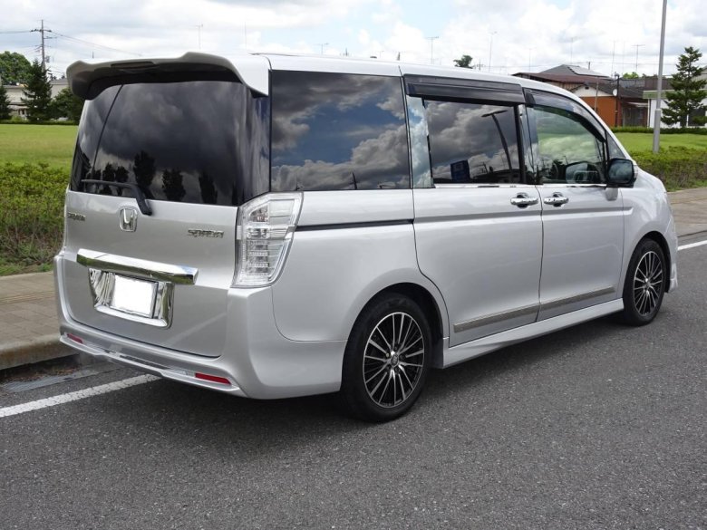 Suzuki STEPWAGON