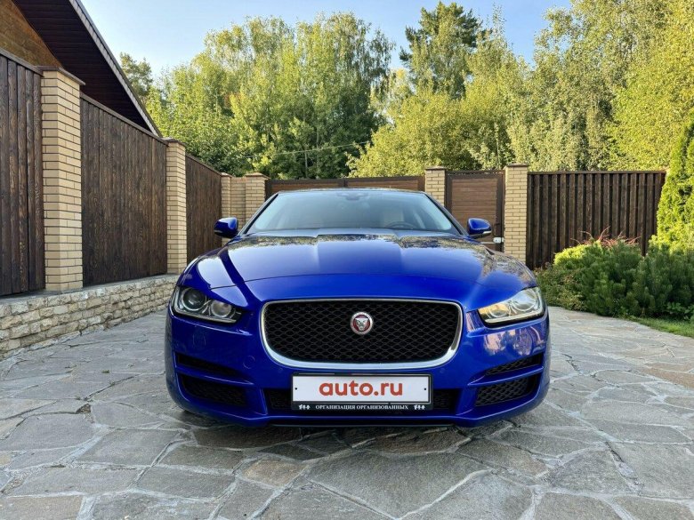 Jaguar xe 2017