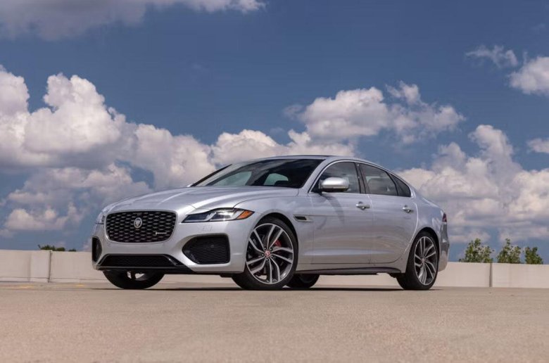 Ягуар XF 2022