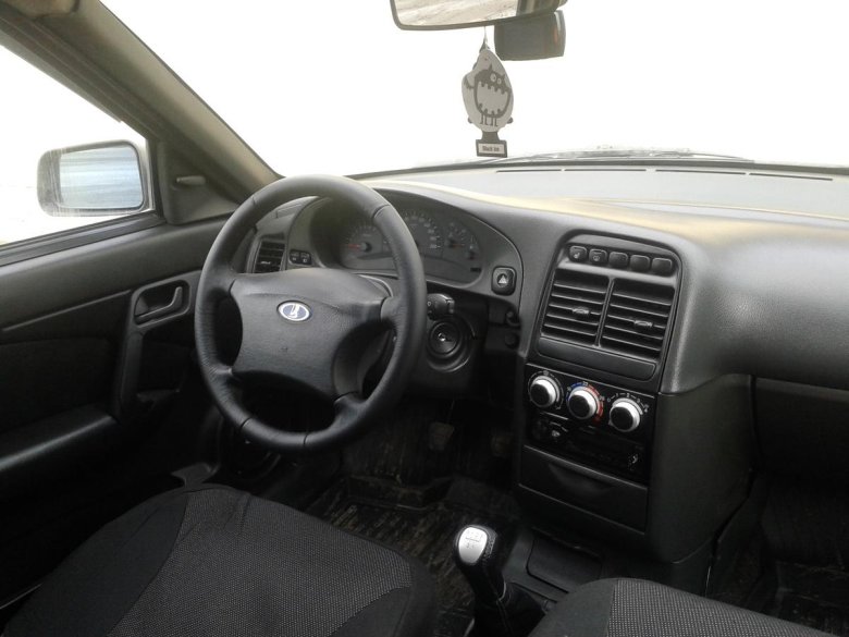 Lada 112 салон