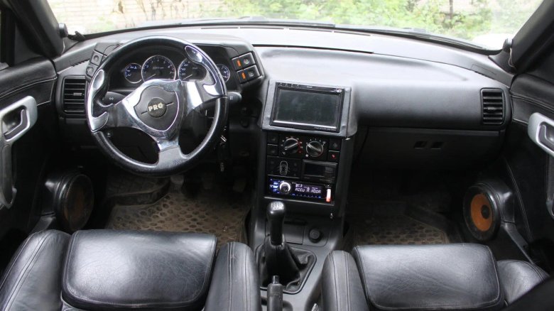 ВАЗ 2112 2001 года салон