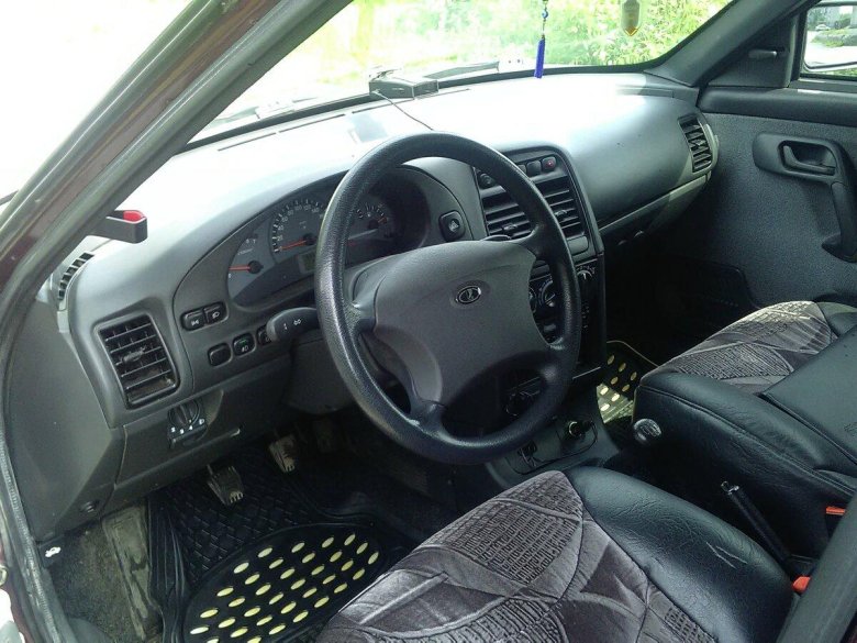 ВАЗ 2112 хэтчбек салон