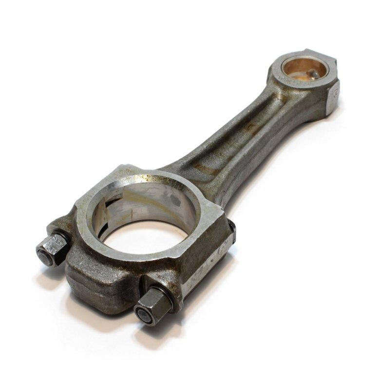 240-1004100 Шатун д240 (d = 38 мм)*