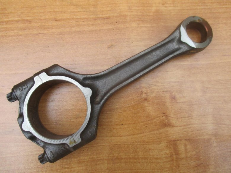 Шатун 1.8 ADZ