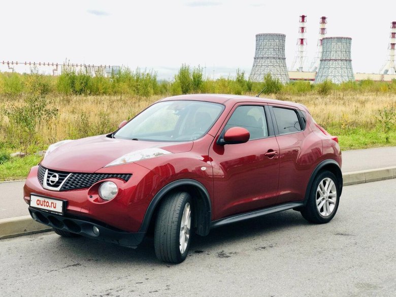 Nissan Juke 2011 красный