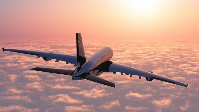 Самолет в небе