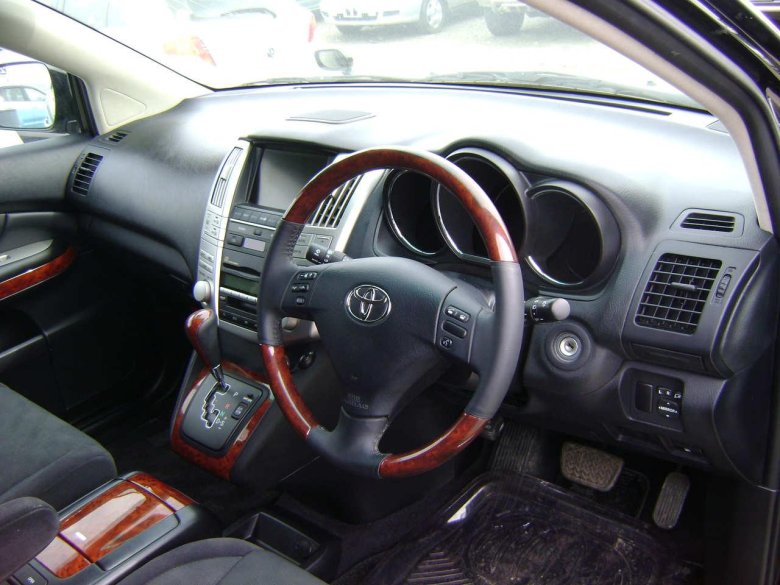 Toyota Harrier 2005 салон
