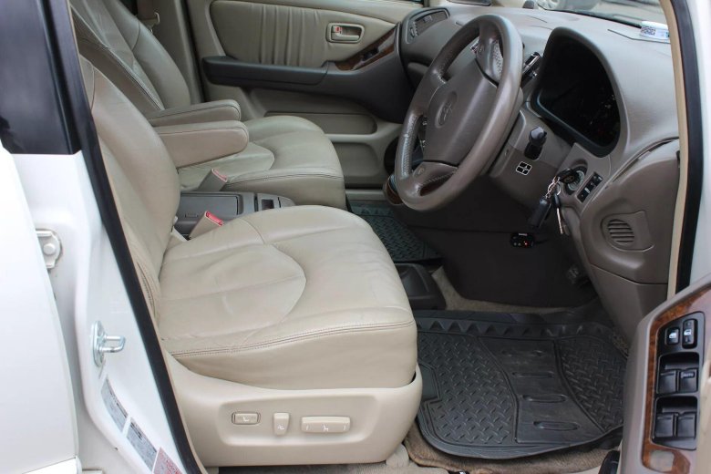 Toyota Harrier 2000 салон