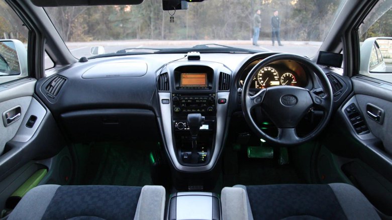 Тойота Харриер 2 поколение салон