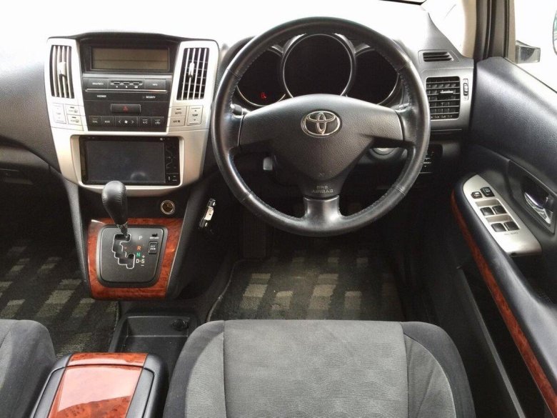 Toyota Harrier 2005 салон