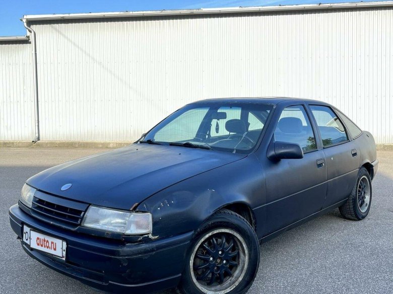 Машина Опель Вектра коричневый цвет