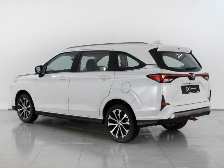 Митсубиси Аутлендер 2022